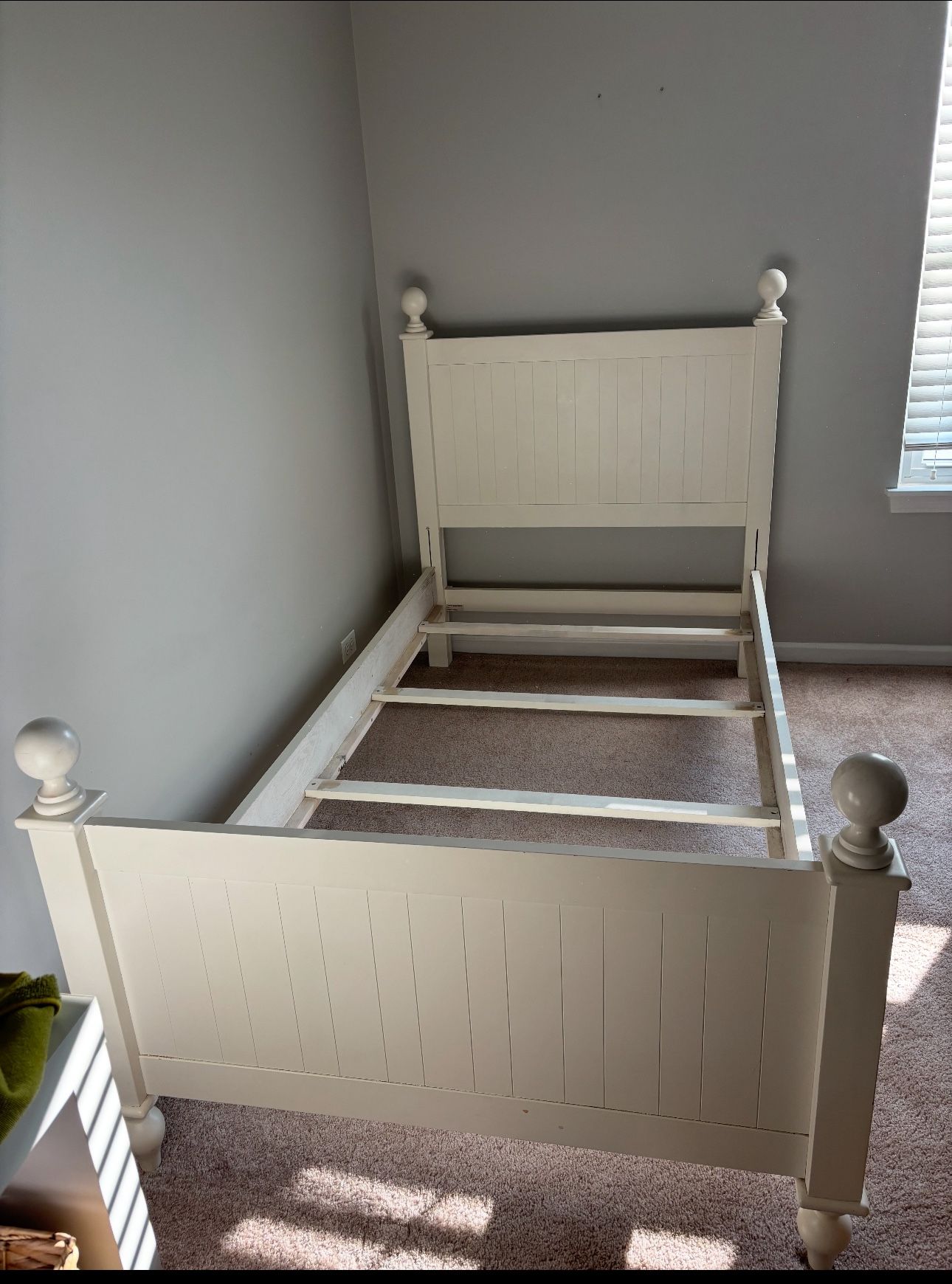 Twin Bed with Mattress & Box Spring – Great Deal!