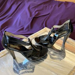 Michael Kors Zip Up Booties - New