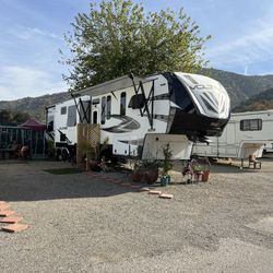 2017 Dutchman Voltage All Weather Pack 