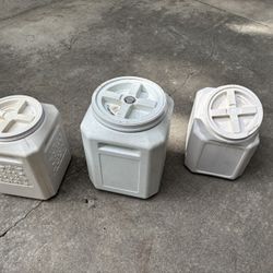 Pet Food Containers 