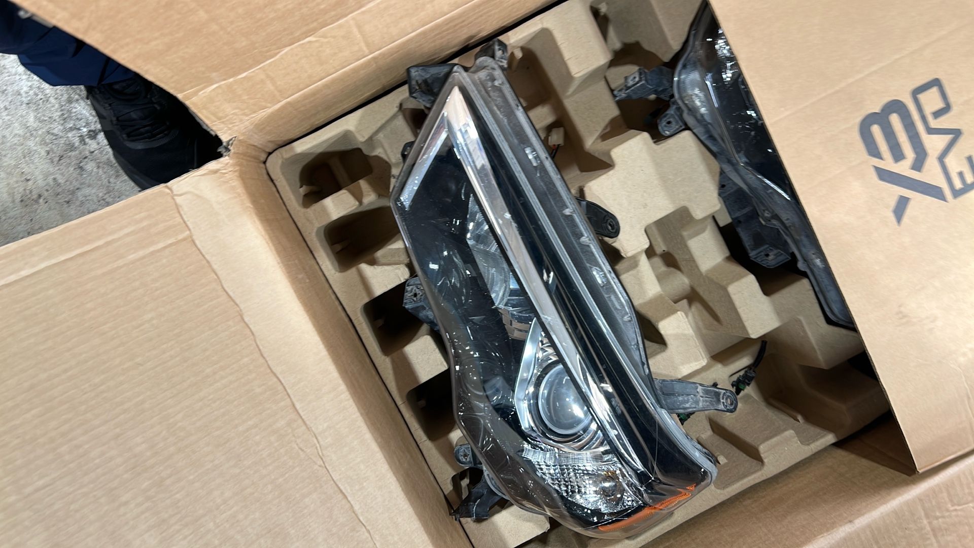 4Runner Headlights Pair