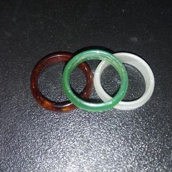 3ct Glass Brown Green White Stackable Rings Size 7.5

100% of all proceeds go to the Pure Water Ministries Navajo Reservation AZ

4