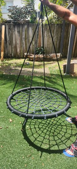 Tree swing