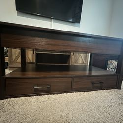 Lift-top coffee table