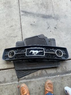 2005 mustang grill