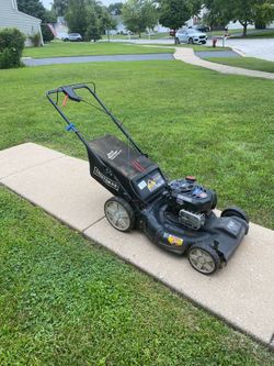 Craftsman Lawnmower *PLEASE READ THE AD*