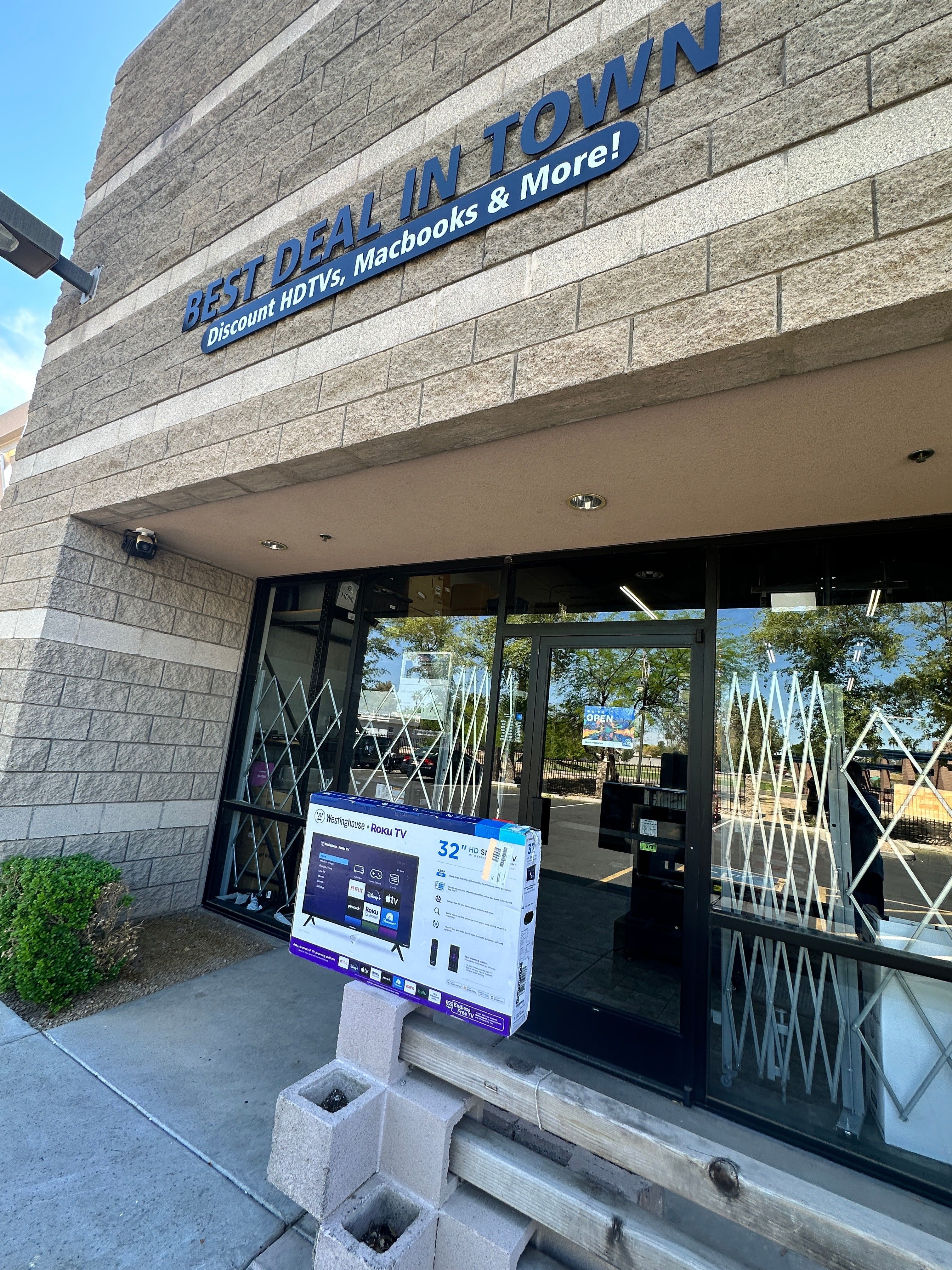 🔥 📺 MASSIVE TV SALE 32" Westinghouse 720P LED Smart WR32HX2210/WR32HT2212