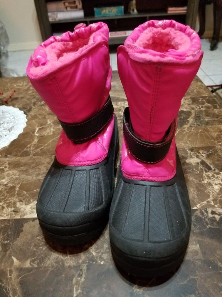 Snow Boots Size 4
