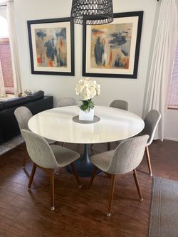 Tulip Table and 6 chairs