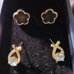 Black STAR EARRINGS 