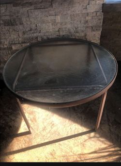 ROUND GLASS TABLE