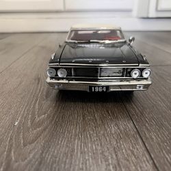 Diecast 1/18 Scale Sun Star  1964 Ford Galaxie 500 Color Black And White 