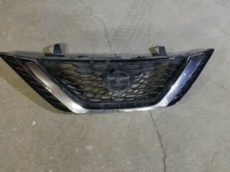 2017/18/19 Nissan sentra grill OEM