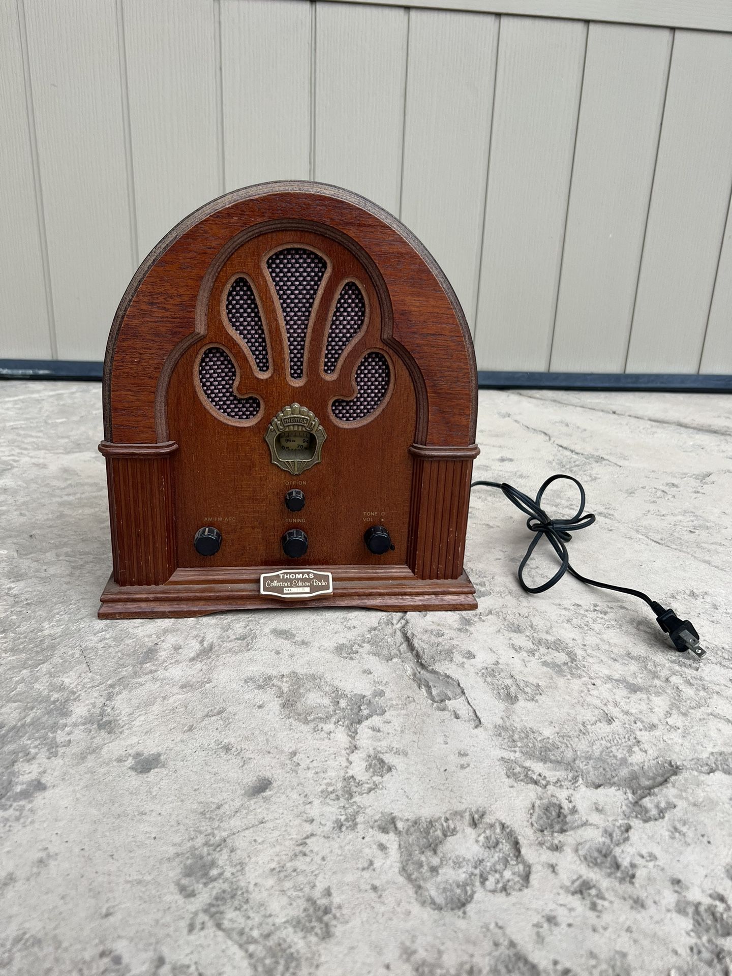 Thomas Collectors Edition Wood Radio 1986 Vintage