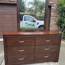 Solid Wood 6 Drawer Dresser with Mirror