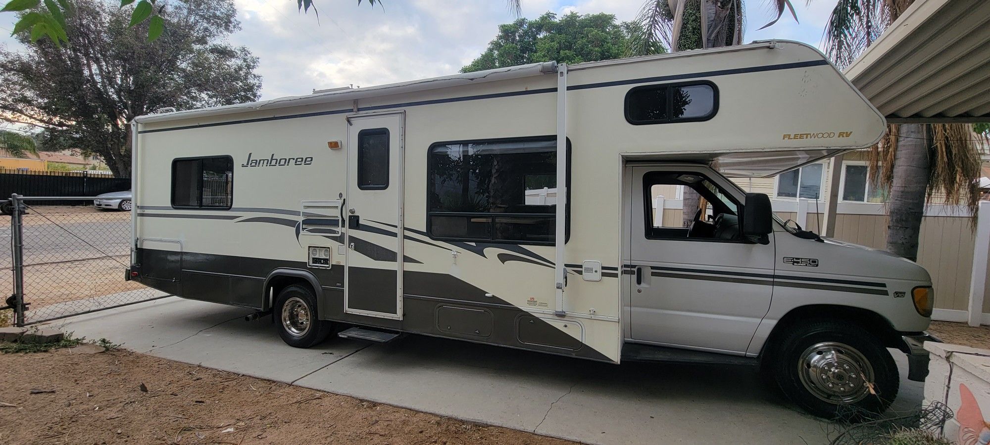 2002 Ford e450 jamboree Fleetwood for Sale in Lake Elsinore, CA OfferUp