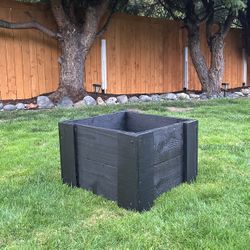 Rustic Blackwood Heritage Cedar Planter – 16” Wide x 12” Tall One of One Custom Hand Made 