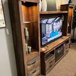 Tv Stand 🔥I’m Jon Green, Wayne’s Home Sales Representative. Take Home Pay Later Only $39 Down Payment