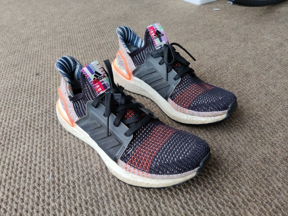Adidas Ultra boosts 1/1 Colorway Size 7.5 - www.joarbit.com