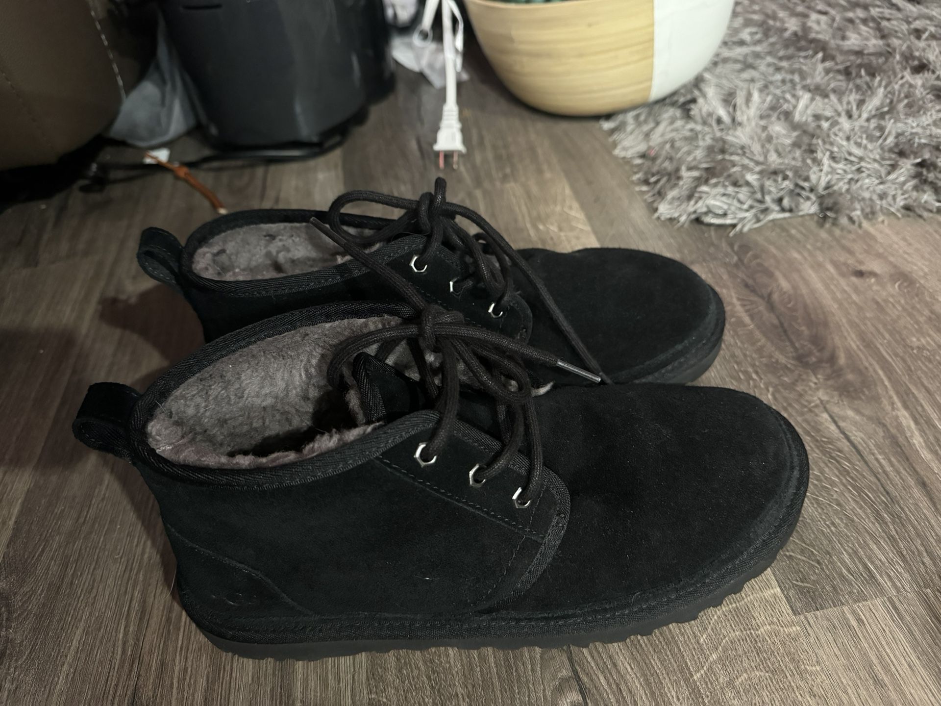 Men’s UGG Boots (Size 9