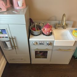 Play Kitchen 