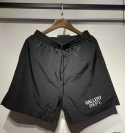 Gallery dept shorts 35$