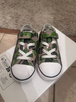 Size 10c Converse. Only Tried On, Otherwise New 