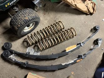 Rough country 4” Rear Leaf Springs and Coil Springs