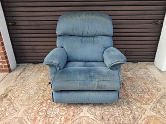 Lay Z Boy Recliner - Lovely Blue Color.