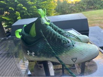 Under armor spotlight football cleats