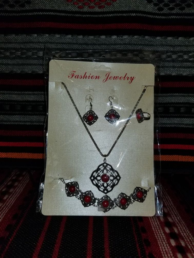 FASHION JEWLERY