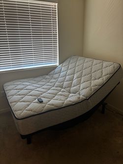 Zero Gravity Fully Electric Head and Foot Adjustable Queen Bed w/ Mattress