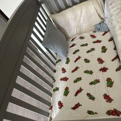 Moving out sale. Graco Benton 5 in 1 Convertible Crib with Premium Foam Crib mattress baby,toddler Crib