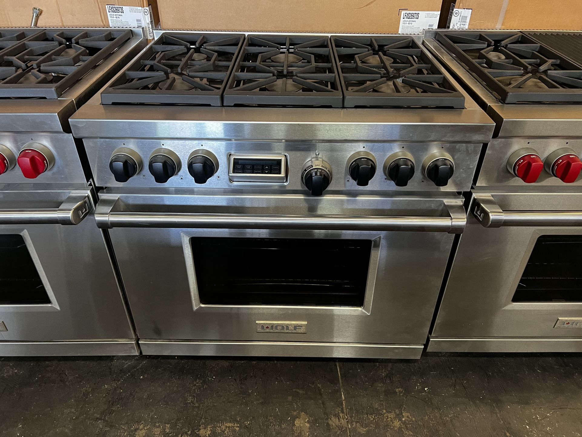Wolf 36”Wide Dual Fuel Range Stove In Stainless Steel