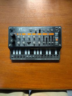 Jt mini behringer synth