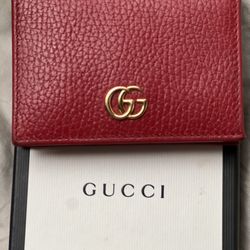 Authentic Gucci Marmont Leather Compact Wallet 