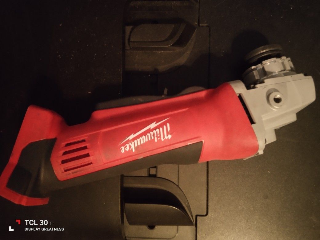 Milwaukee M18 Grinder