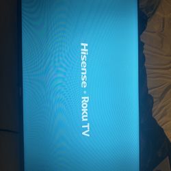 Hisense 43” Roku TV With Wall Mount 