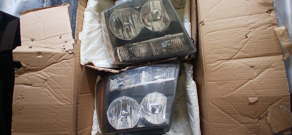 2010 Chevrolet Suburban Headlights