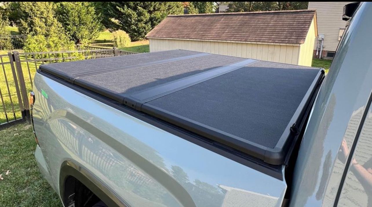 REALTRUCK EXTANG SOLID FOLD ALX HARD FOLDING TONNEAU COVER