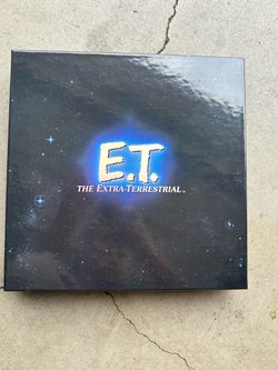 E.T. THE EXTRA-TERRESTRIAL  4-disc Box Set Laser Disc Box Set #1619 LE READ DESC