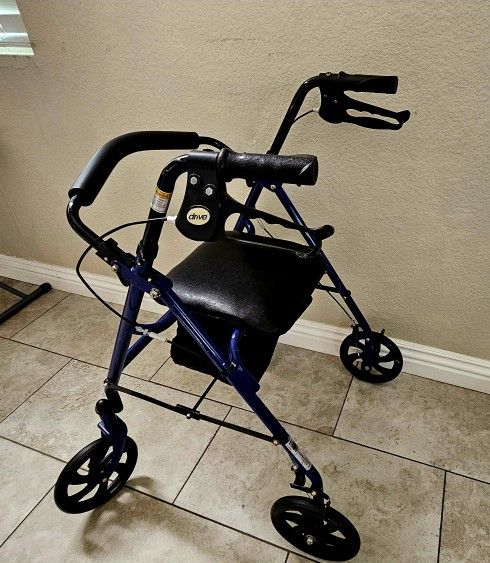 (Drive) Senior walker - Good condition