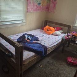 Twin Size Wooden Bed Flame 