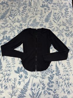 Black Zip-Up Long Sleeve Crop Top