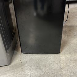 Mini Fridge / Refrigerador 