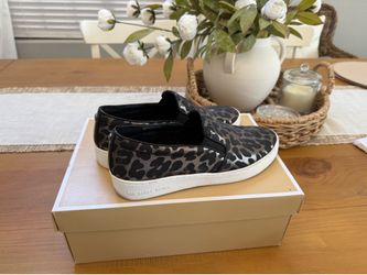 Michael kors slip on shoes sz 7.5