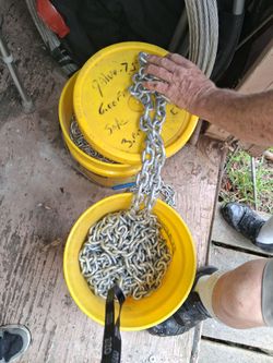 Chains 5 gallon bucket