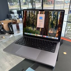 Apple 14” MacBook Pro M3 Chip 8GB Ram 512SSD! 90 day warranty! We offer financing!