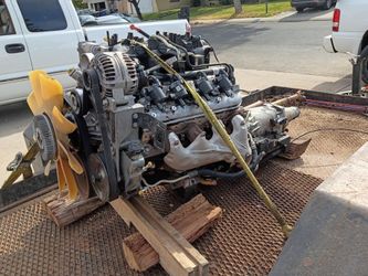 V8 Engine and Transmission Assembly 5.3 motor 4L60E  two-wheel drive transmission out of an 05 Tahoe