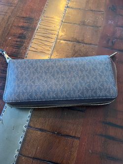 Michael Kors Black Signature Zip Wallet with Gold